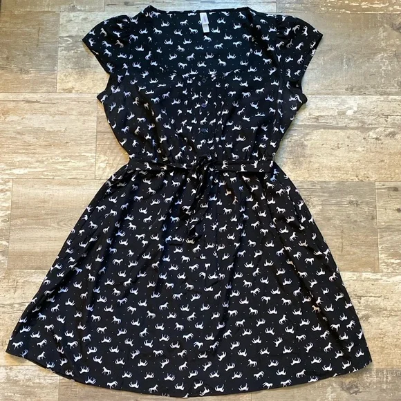 Adorable Horse Summer Dress - Picture 1 of 4